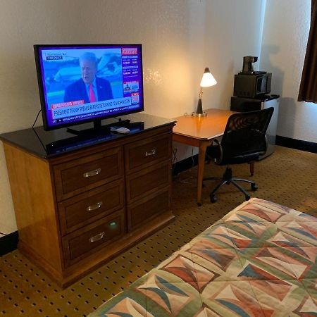 Brentwood Inn & Suites 홉스 외부 사진