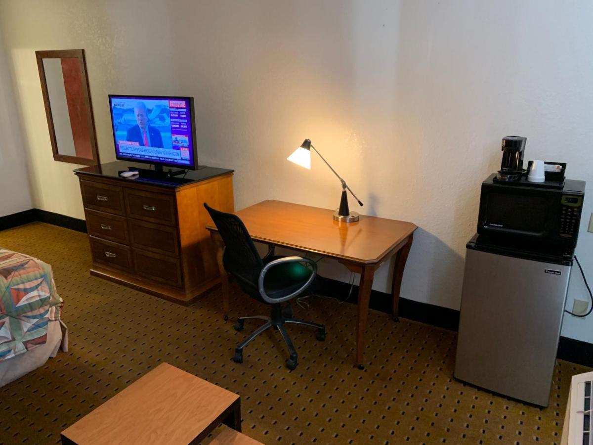 Brentwood Inn & Suites 홉스 외부 사진